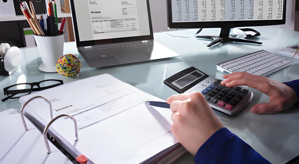 Reconciling invoices with purchases and deliveries